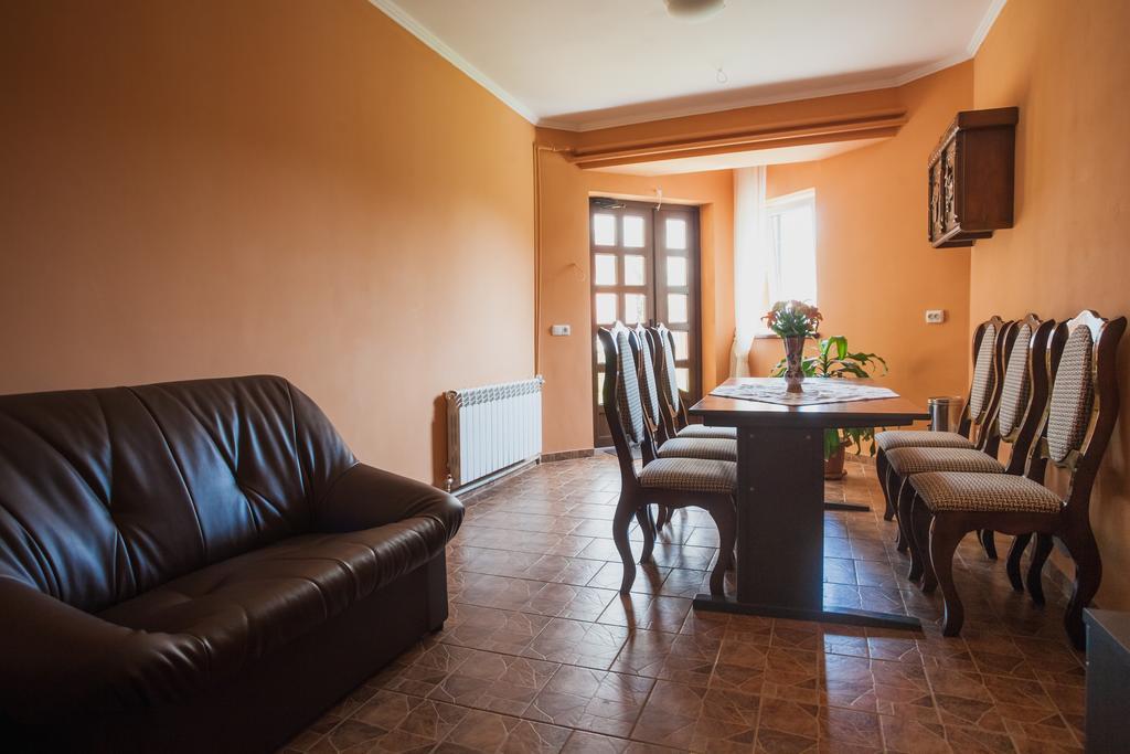 Apartament Saxony Dim Czerniowce Zewnętrze zdjęcie