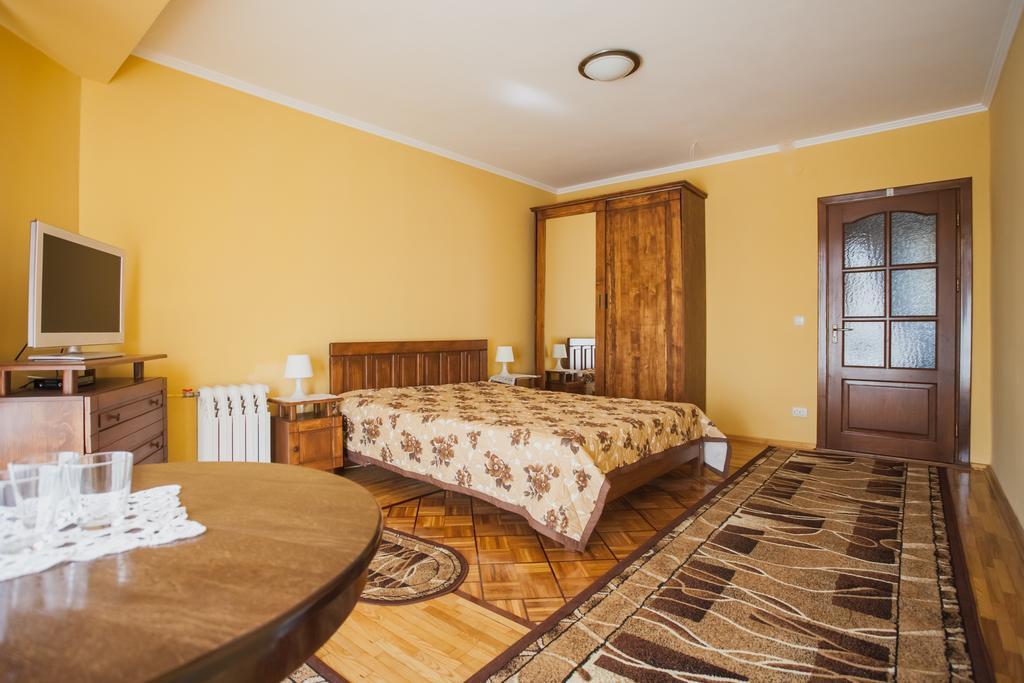 Apartament Saxony Dim Czerniowce Zewnętrze zdjęcie