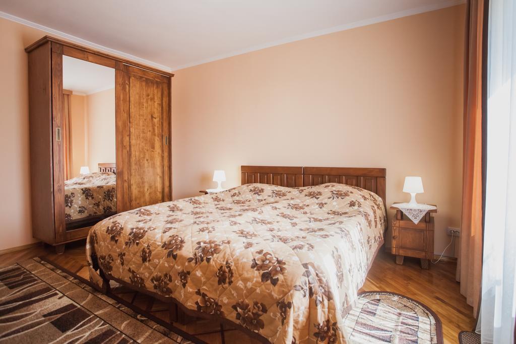 Apartament Saxony Dim Czerniowce Zewnętrze zdjęcie