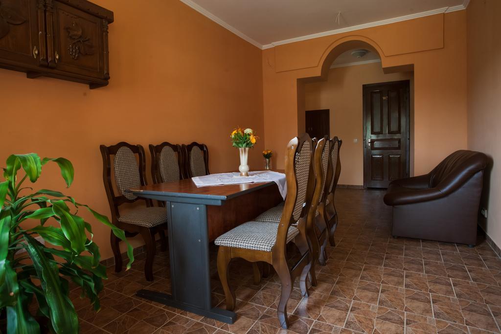 Apartament Saxony Dim Czerniowce Zewnętrze zdjęcie